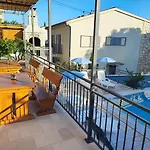 Lägenhet Penava, Private Beach, Pool And 7min To Trogir