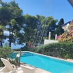 Penava, Private Beach, Pool And 7min To Lägenhet