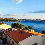 Penava, Private Beach, Pool And 7min To * Trogir