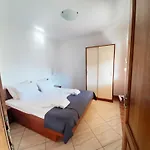 Penava, Private Beach, Pool And 7min To Trogir