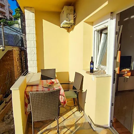 Penava, Private Beach, Pool And 7min To Apartment *