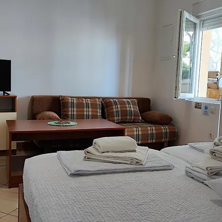 Penava, Private Beach, Pool And 7min To Apartment *