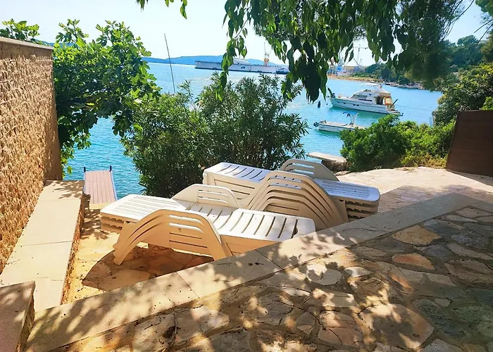 Penava, Private Beach, Pool And 7min To Apartmán