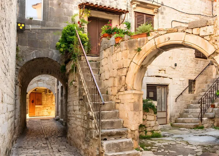 Apartmán Penava, Private Beach, Pool And 7min To Trogir