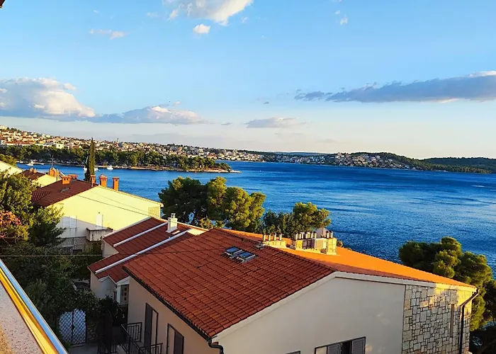 Penava, Private Beach, Pool And 7min To * Trogir