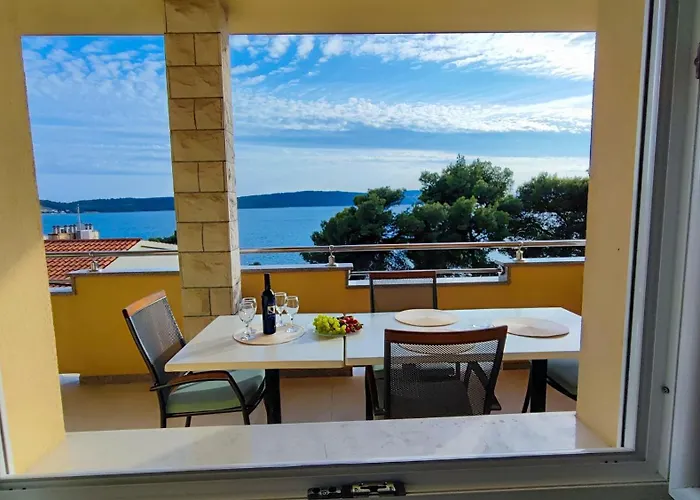 Penava, Private Beach, Pool And 7min To