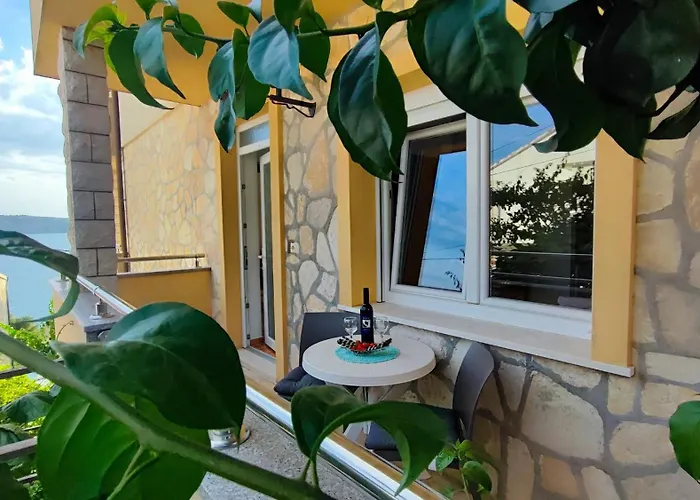 Penava, Private Beach, Pool And 7min To Apartmán