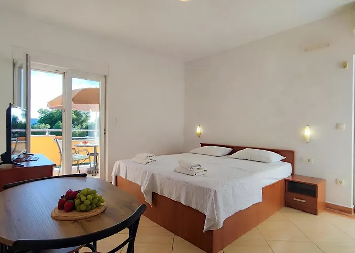 Penava, Private Beach, Pool And 7min To *