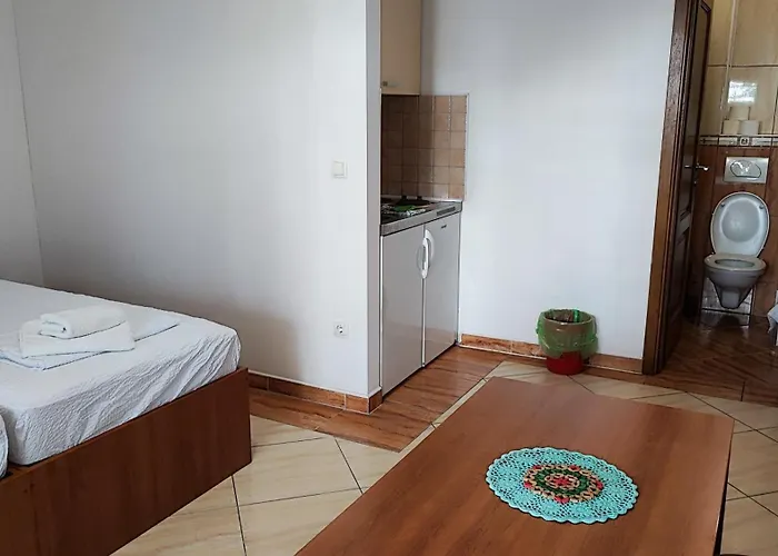 Penava, Private Beach, Pool And 7min To Apartmán *