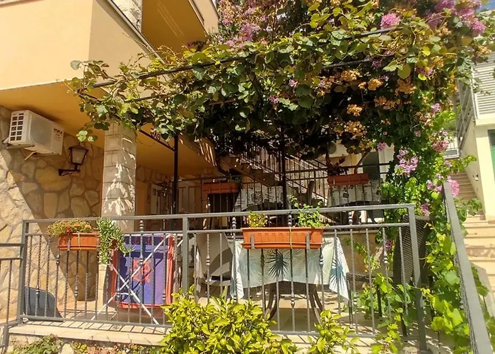 Apartmán Penava, Private Beach, Pool And 7min To Trogir