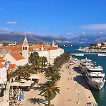 Penava, Private Beach, Pool And 7min To Trogir