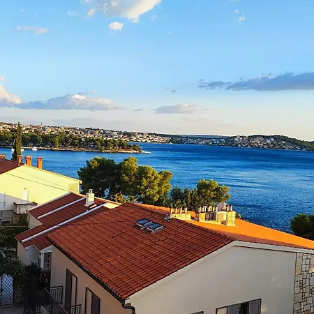 Penava, Private Beach, Pool And 7min To * Trogir