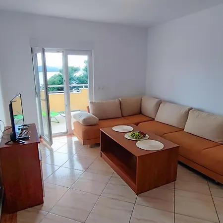 Apartment Penava, Private Beach, Pool And 7min To *