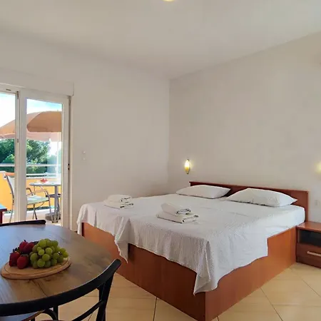 Penava, Private Beach, Pool And 7min To *