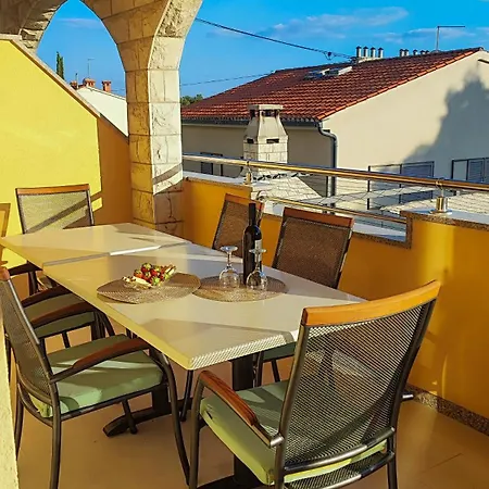 Apartment Penava, Private Beach, Pool And 7min To