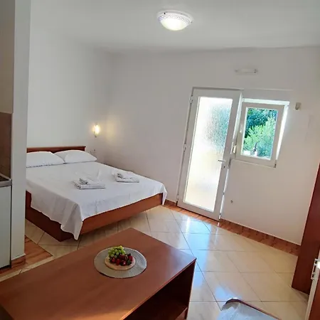 شقة Penava, Private Beach, Pool And 7min To تروغير