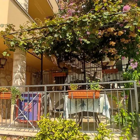 Apartment Penava, Private Beach, Pool And 7min To Trogir