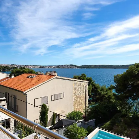 Penava, Private Beach, Pool And 7min To