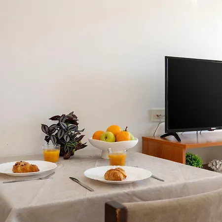Penava, Private Beach, Pool And 7min To Apartman *