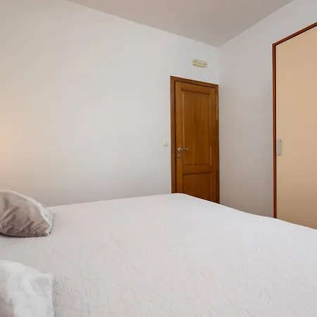 Apartman Penava, Private Beach, Pool And 7min To *