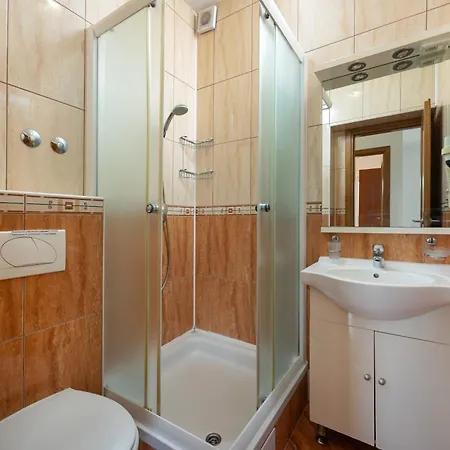 Penava, Private Beach, Pool And 7min To Trogir