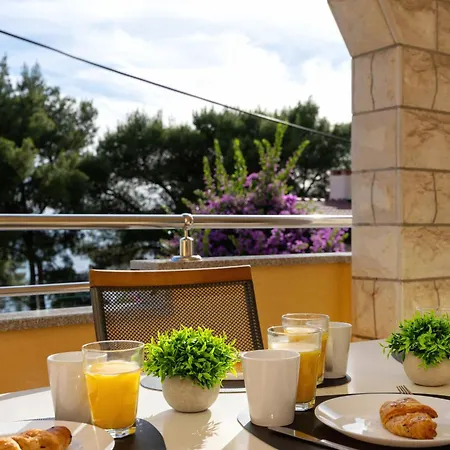 Penava, Private Beach, Pool And 7min To Apartman *