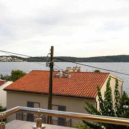 Apartman Penava, Private Beach, Pool And 7min To Trogir
