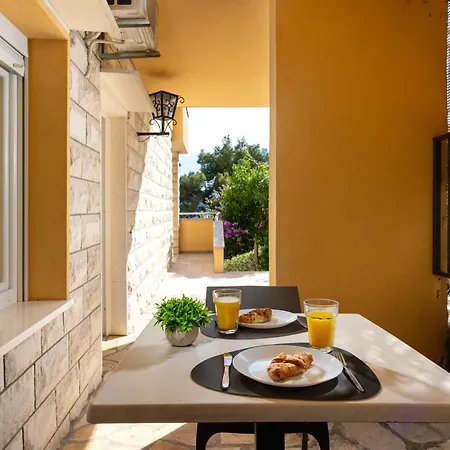Apartman Penava, Private Beach, Pool And 7min To *