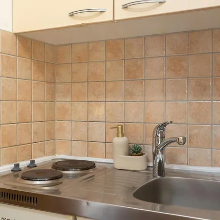 Apartman Penava, Private Beach, Pool And 7min To