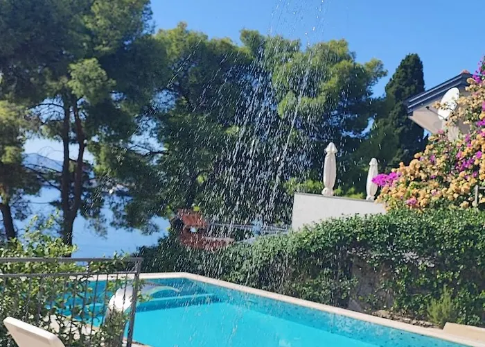 Penava, Private Beach, Pool And 7min To Apartman