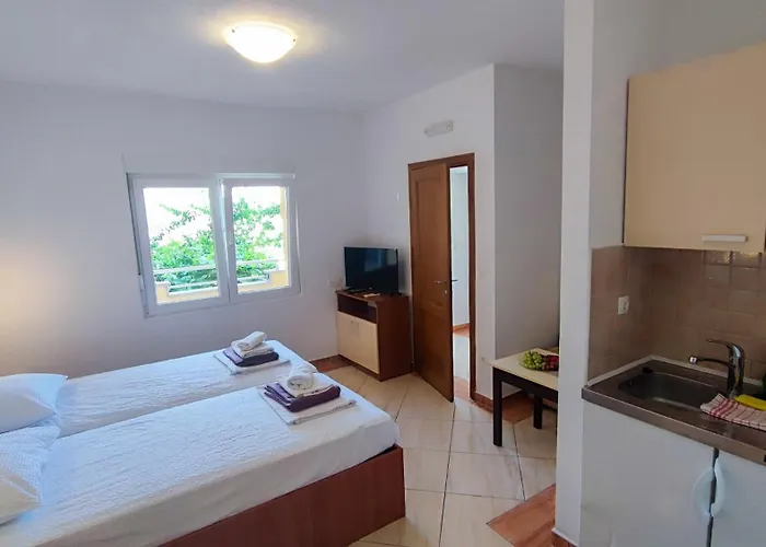 Lejlighed Penava, Private Beach, Pool And 7min To *