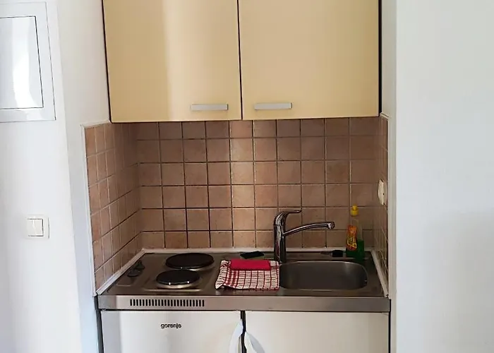 Apartman Penava, Private Beach, Pool And 7min To