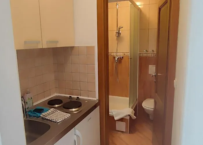 Penava, Private Beach, Pool And 7min To