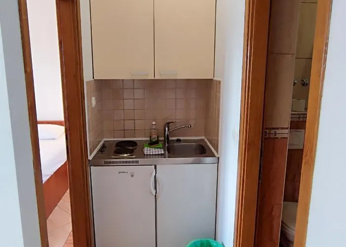 Penava, Private Beach, Pool And 7min To * Trogir