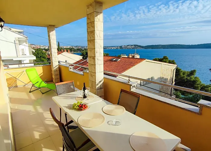 Lejlighed Penava, Private Beach, Pool And 7min To