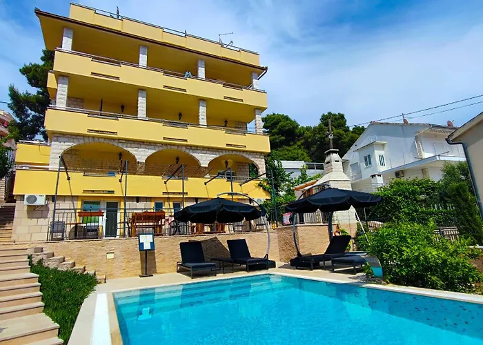 Apartman Penava, Private Beach, Pool And 7min To Trogir