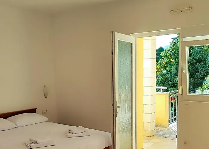 Penava, Private Beach, Pool And 7min To *