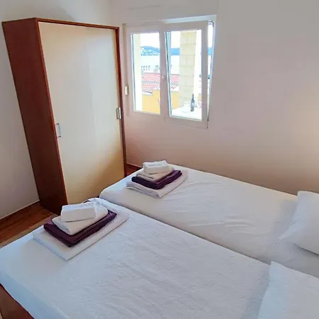 Penava, Private Beach, Pool And 7min To Апартаменты Трогир