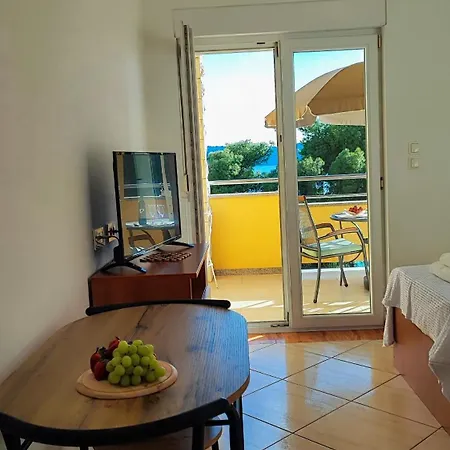 Penava, Private Beach, Pool And 7min To Трогир