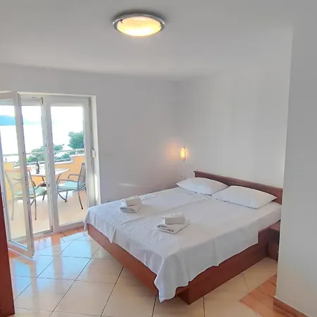 Penava, Private Beach, Pool And 7min To * Трогир